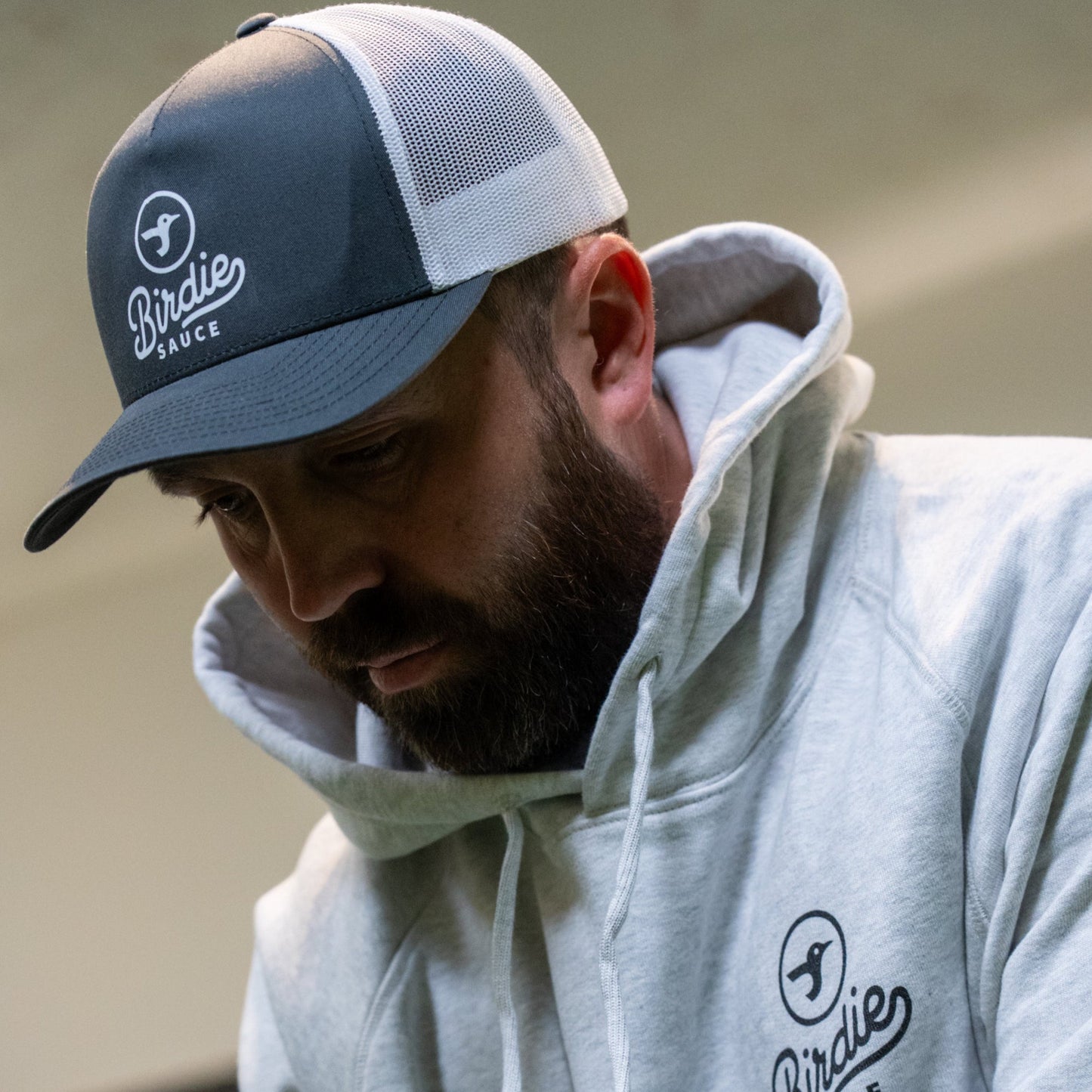 BIRDIE SAUCE TRUCKER CAP - GREY/WHITE